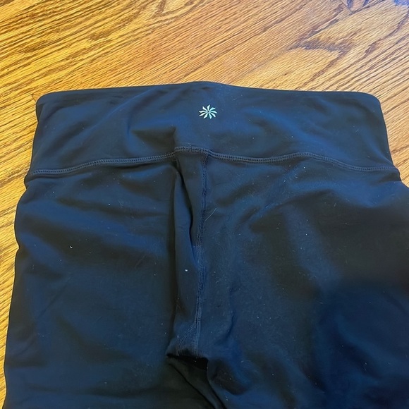 Athleta Woman’s Black Capris Size S - Picture 5 of 6